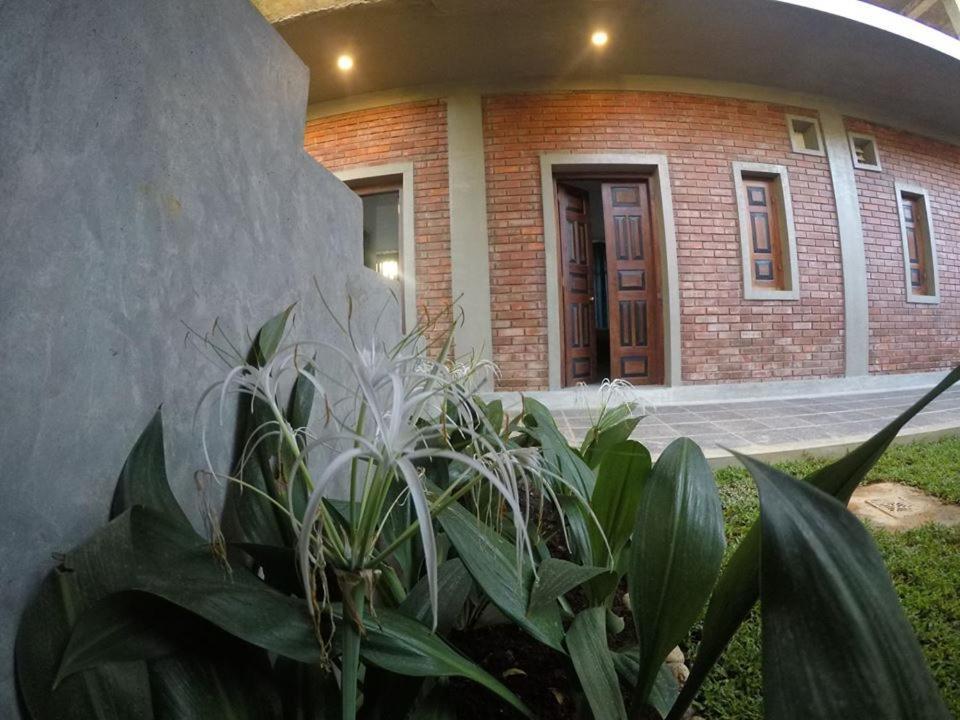 N 34 Hotel Mirissa Exterior foto